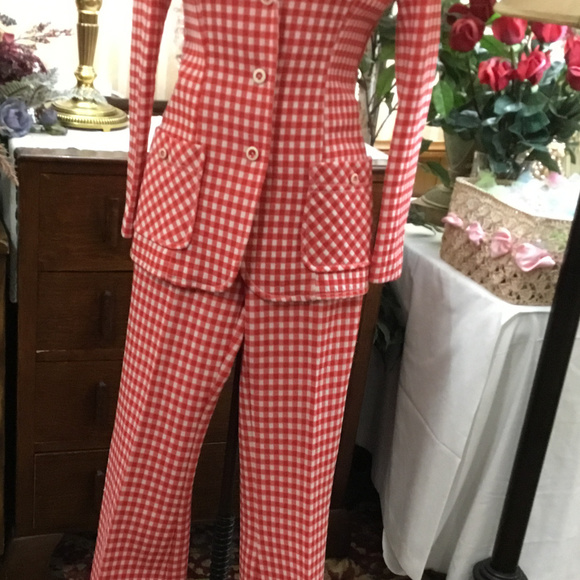 SOLD!! Aunt Nee's Custom 70's Red Gingham Pantsuit - Picture 8 of 8